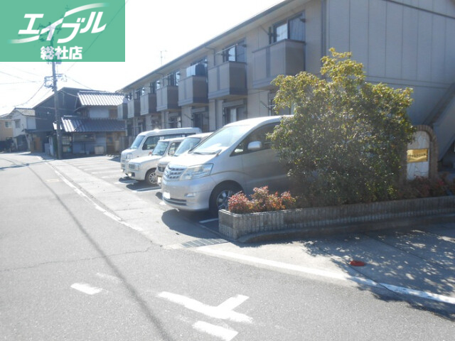 駐車場　駐車場