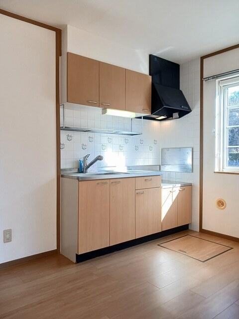 キッチン　吊戸棚付きの使いやすいキッチン！