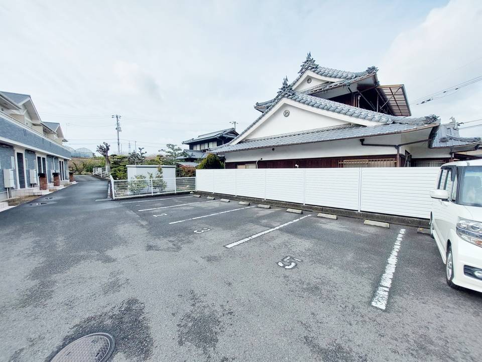 駐車場　駐車場