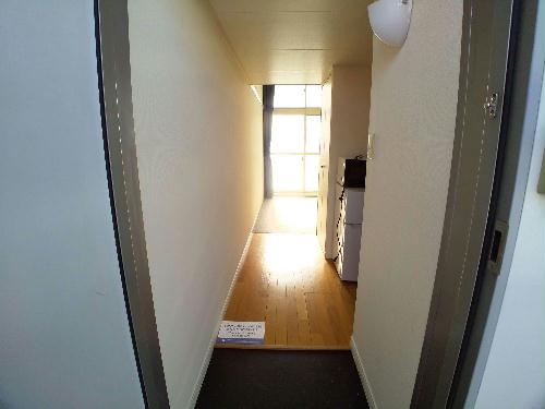 玄関　玄関ドアは防犯サムターン設置