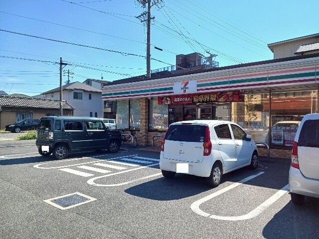 コンビニ　セブンイレブン名西通1丁目店（コンビニ）まで440m