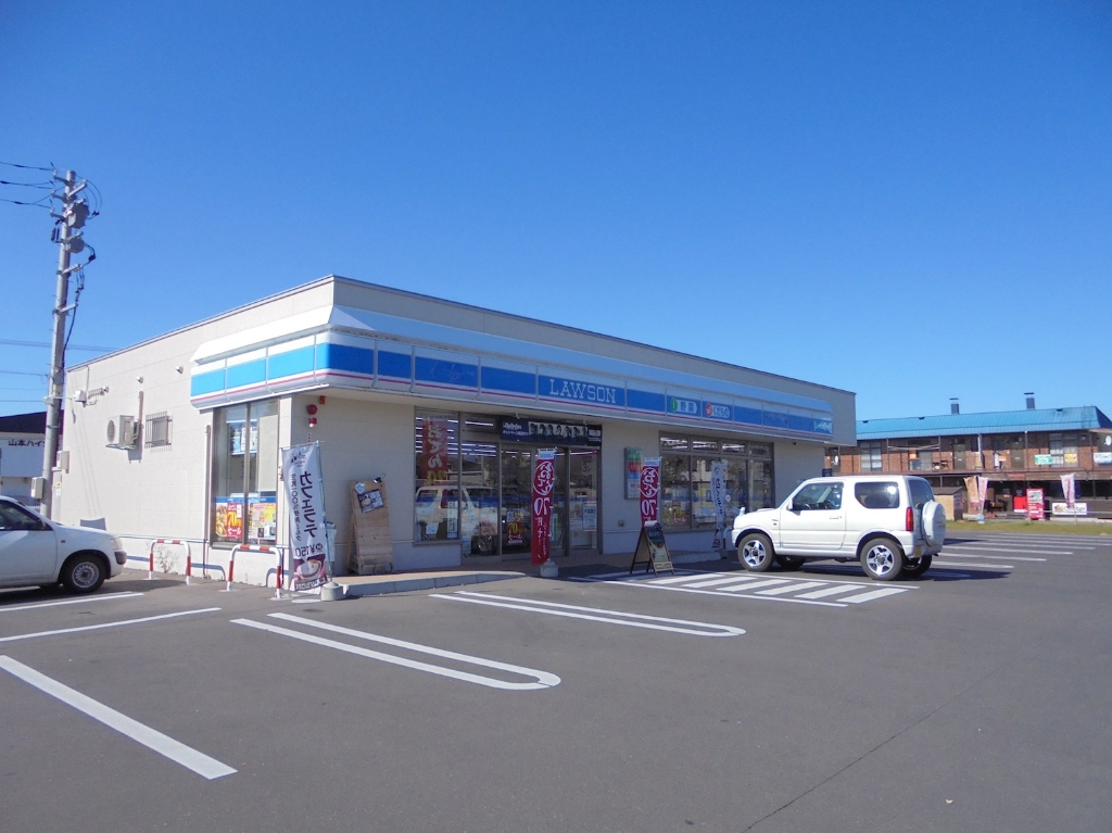 コンビニ　ローソン 北見常盤町店（コンビニ）まで689m