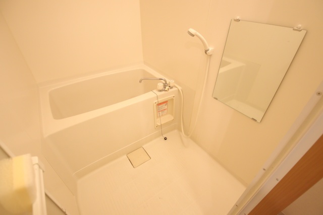 バス・シャワールーム　※別室の参考写真の為、現況優先です。