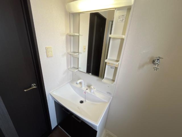 洗面設備　洗髪洗面化粧台