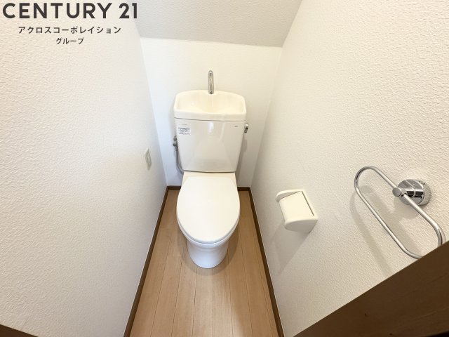 トイレ　シンプルなトイレです