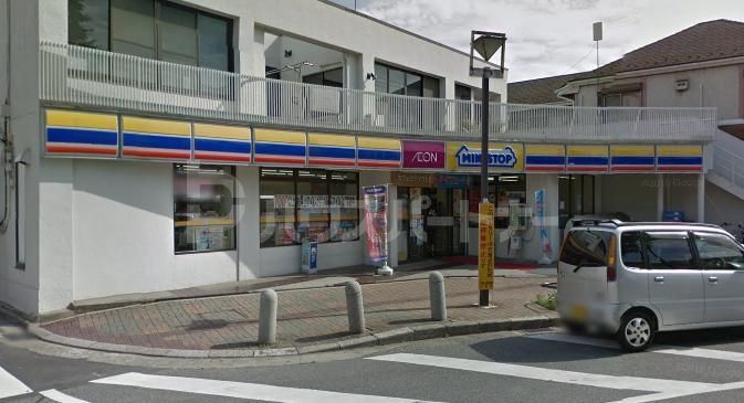 コンビニ　ミニストップみどり台駅前店（コンビニ）まで300m