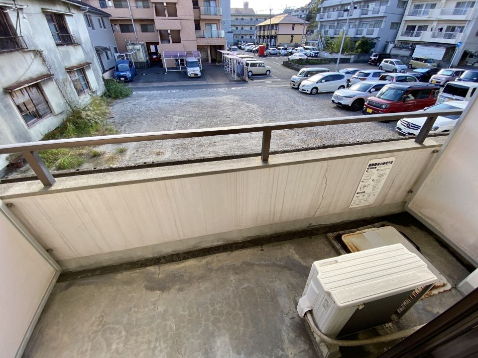 バルコニー　南向きのお部屋で日差しがたっぷり入ります