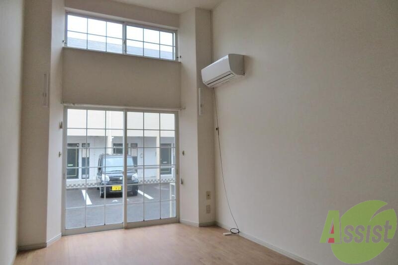 その他部屋・スペース　お部屋はロフト付きなので天井が高くて良いですね。