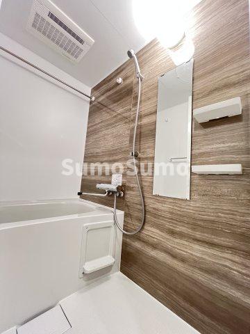 バス・シャワールーム　落ち着いた空間のお風呂です