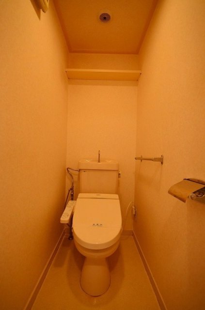 トイレ　別号室の写真です