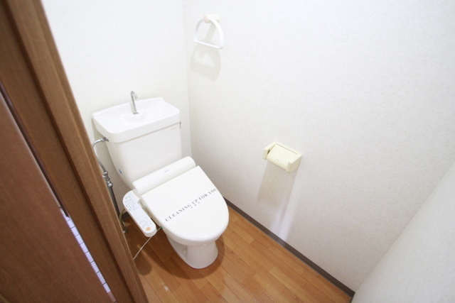 トイレ　他号室の写真です