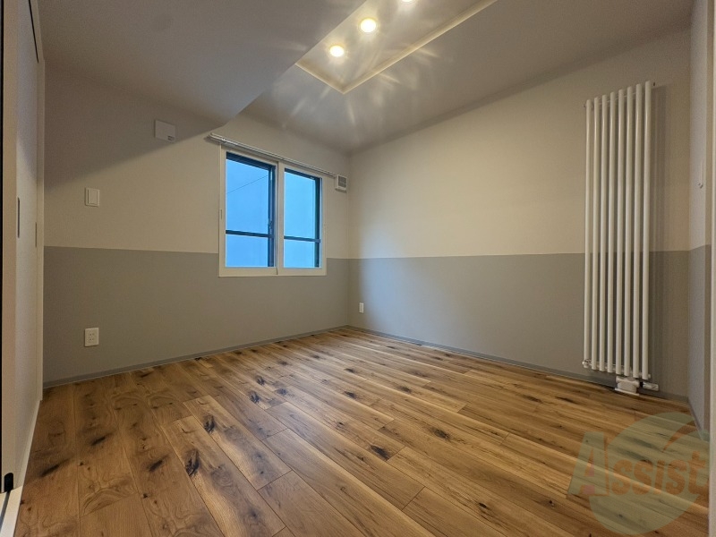 その他部屋・スペース　こちらのお部屋は光が差し込む、温かみのあるお部屋です。