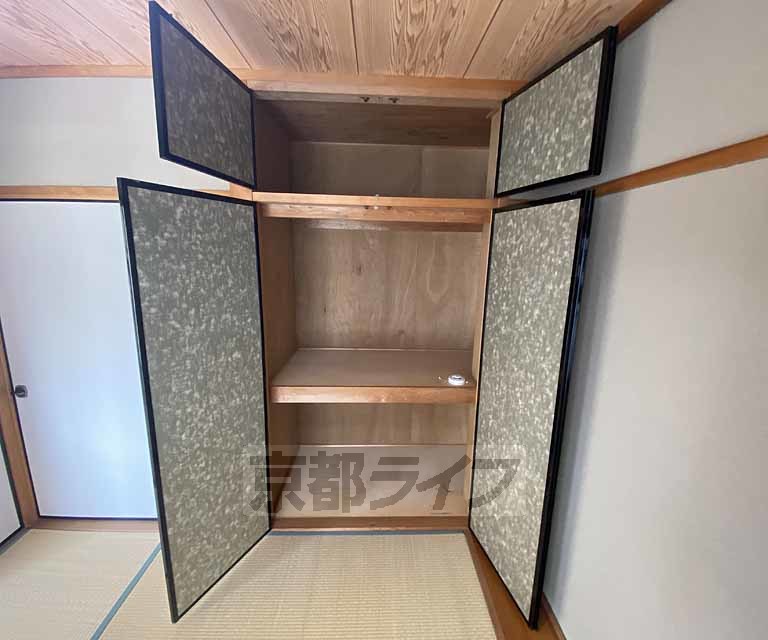 収納　布団などが収納できます。