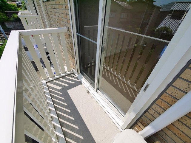 バルコニー　お洗濯にも便利なバルコニー付き