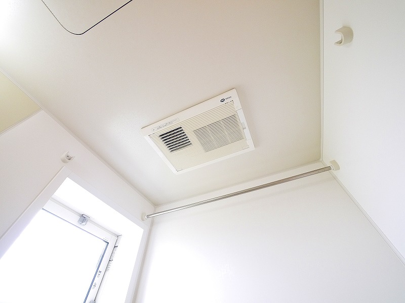 その他設備　浴室乾燥機付き