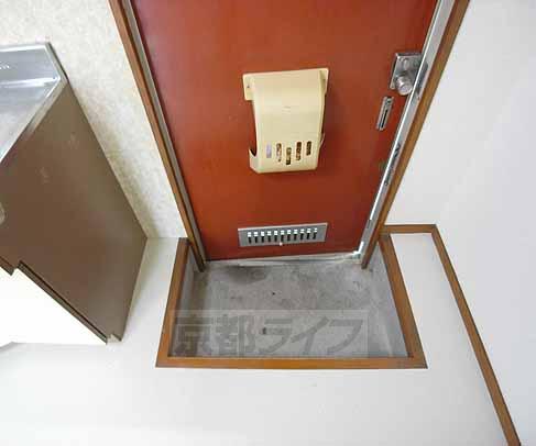 玄関　靴はきちんと並べましょう