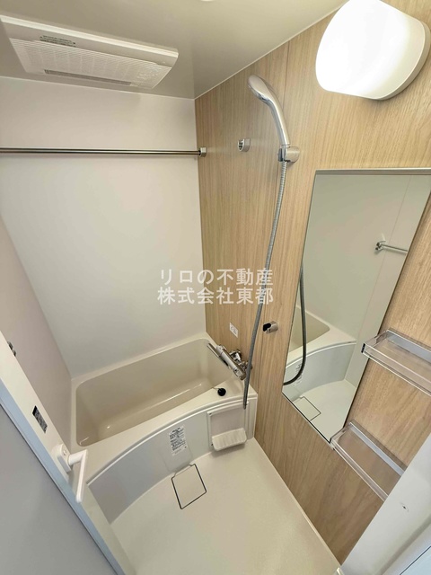 バス・シャワールーム　雨の日のお洗濯だけでなく、カビ予防にも大活躍の浴室乾燥機付♪