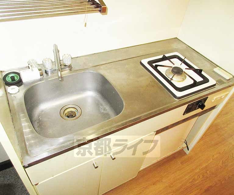 キッチン　コンパクトですが使いやすいキッチンです