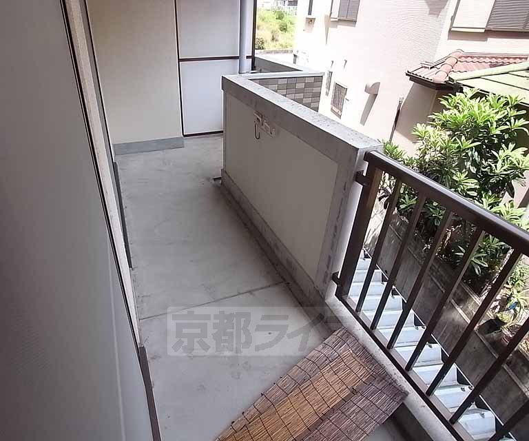 バルコニー　採光の取れますバルコニー