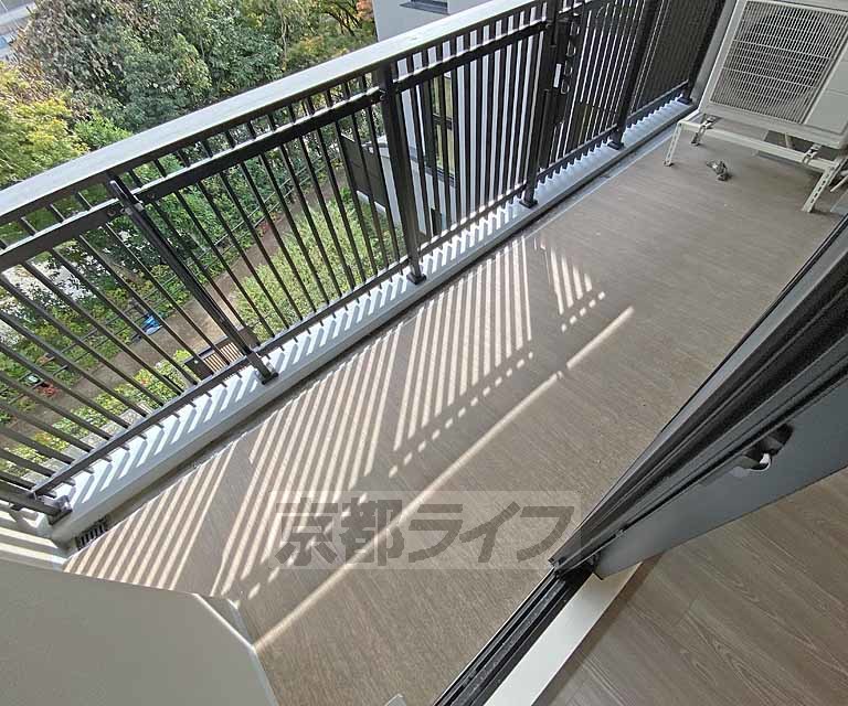 バルコニー　ゆったりとした広さのバルコニーです。