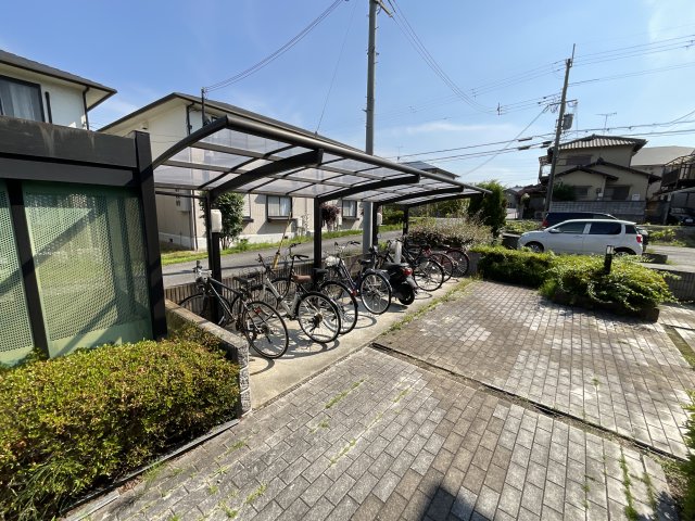 その他共有部分　駐輪場です！！ エチケットは守りましょう(*´ ｀*)