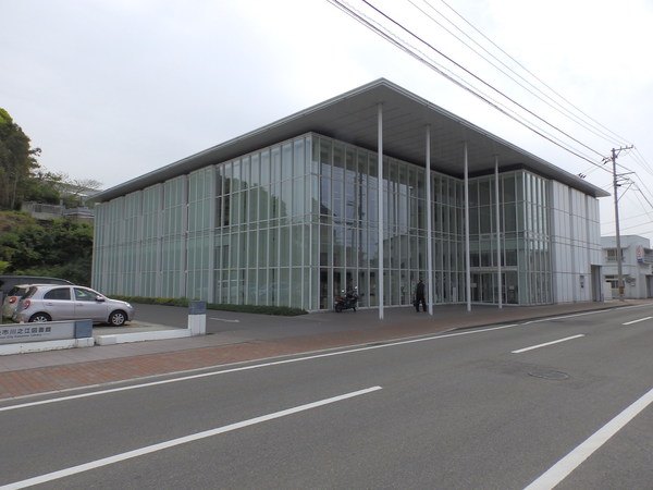 図書館　四国中央市川之江図書館（図書館）まで998m