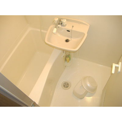 バス・シャワールーム　お風呂でゆっくりと過ごせます☆