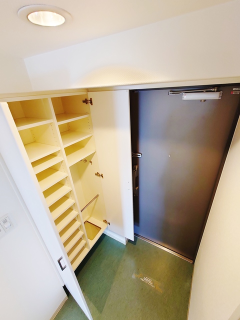 玄関　シューズＢＯＸ付