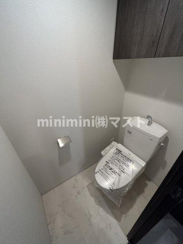 トイレ　※各階フローリング、建具の色が少し異なります。