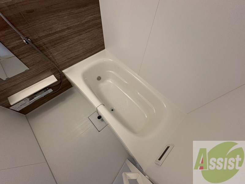 バス・シャワールーム　お風呂になります。一日の疲れを癒してくださいね。