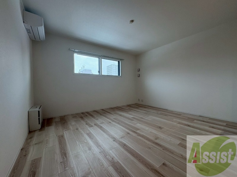 居室・リビング　広々としたリビングですね。使い勝手がよさそうですね！