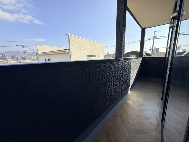 バルコニー　同物件別号室の写真です。