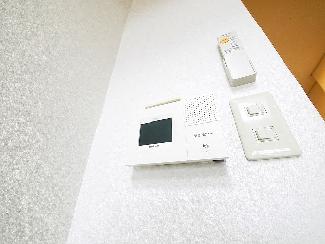セキュリティ　モニター付きインターホン