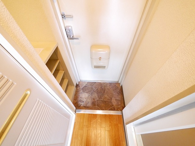 玄関　収納もある玄関です