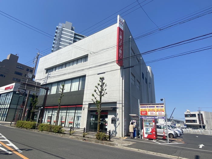銀行　三菱UFJ銀行知立支店（銀行）まで469m