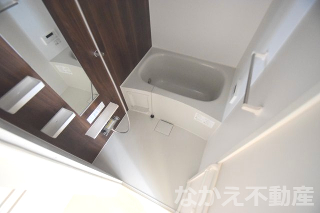 バス・シャワールーム　落ち着いた空間のお風呂です