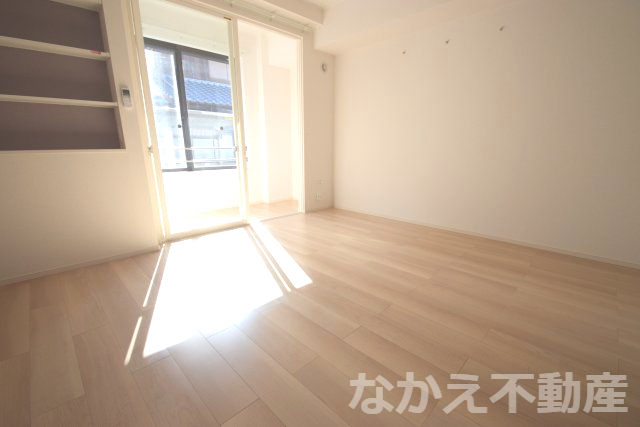 その他部屋・スペース　広くて明るい寝室