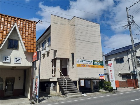 建物外観　信州大学前のメインストリート沿いです。