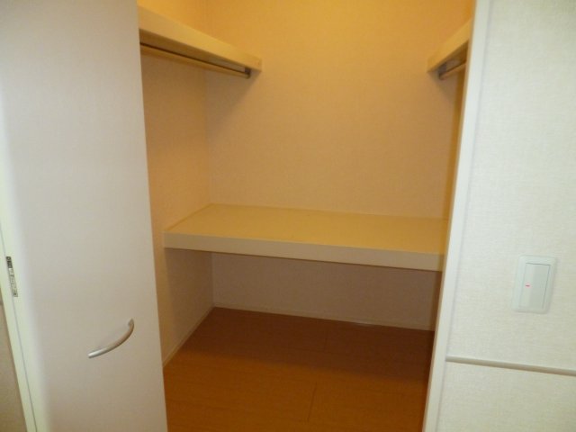 収納　ウォークインクローゼット