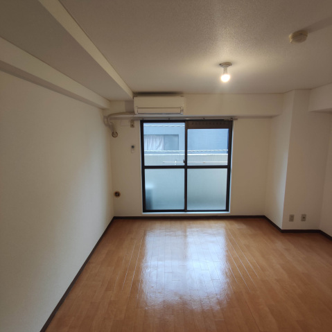 居室・リビング　素足に優しいクッションフロアで快適です