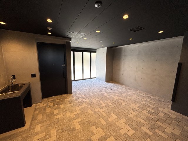 玄関　インナーガレージ付き