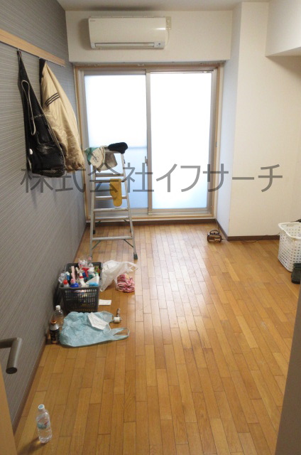 居室・リビング　クリーニング中