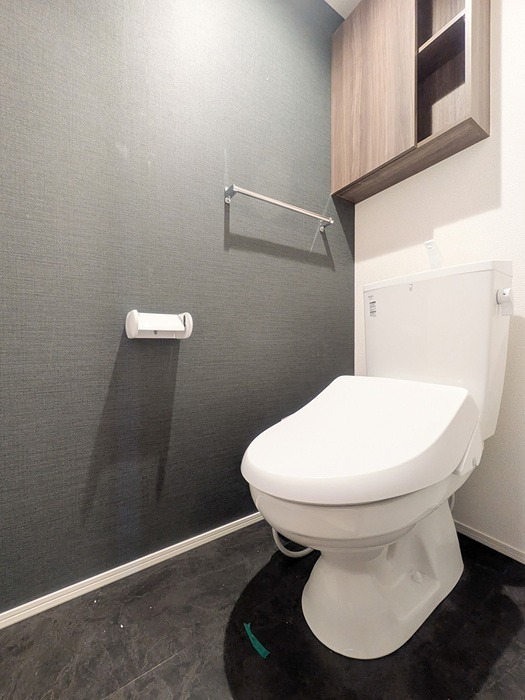 トイレ　温水洗浄便座です。