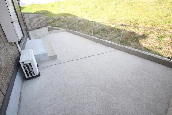 庭　※別部屋の写真です