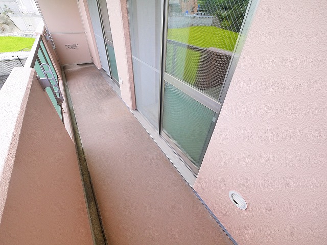 バルコニー　開放的で明るい空間を演出してくれるバルコニーです