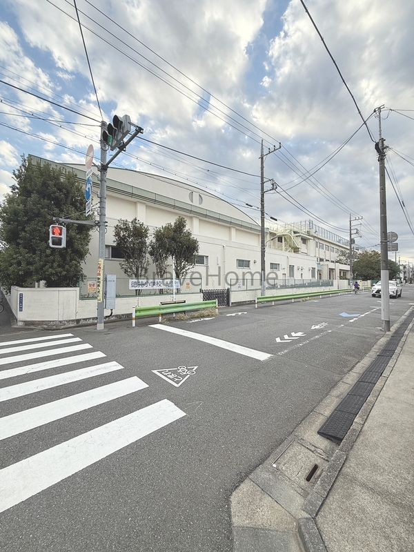 小学校　大田区立徳持小学校（小学校）まで70m