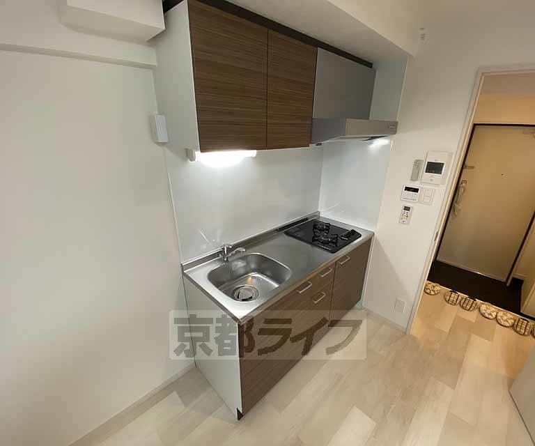 キッチン　二口コンロを備えたキッチンです。