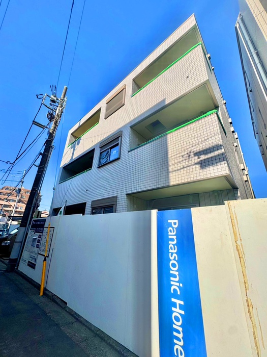 建物外観　建築中