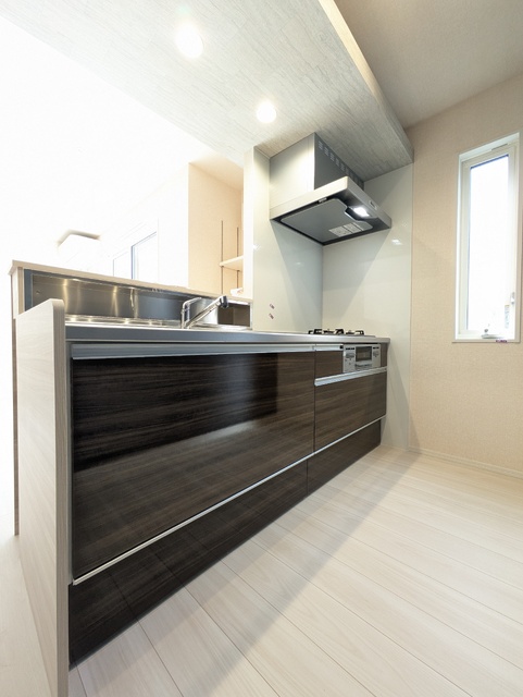 キッチン　３口ガスコンロ・グリル付システムキッチン☆