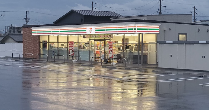 コンビニ　セブンイレブン 高松新田町店（コンビニ）まで1217m